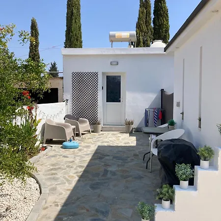 Adorable Village Retreat Deryneia Apartmán *