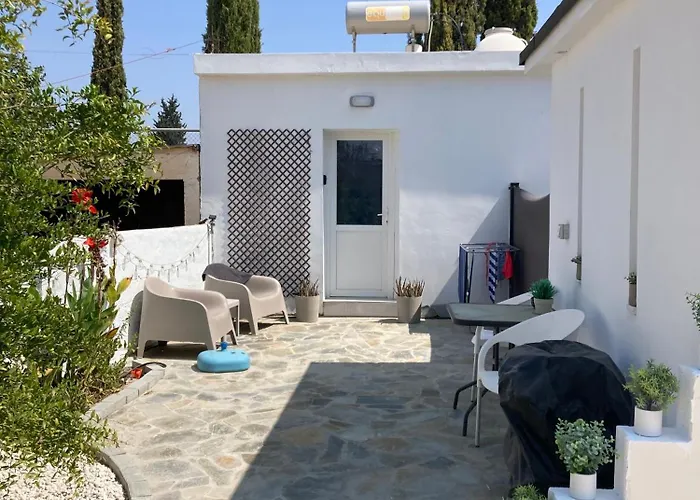 Adorable Village Retreat Deryneia Apartmán *